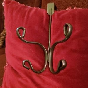 Metal towel holder